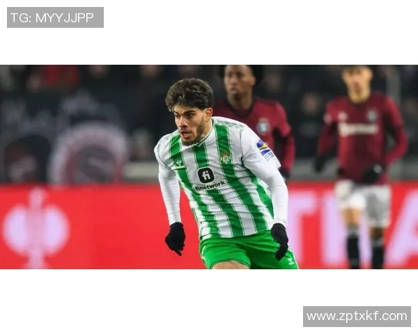 帕纳辛纳与巴塞罗那的巅峰对决展现足球魅力与激情的较量